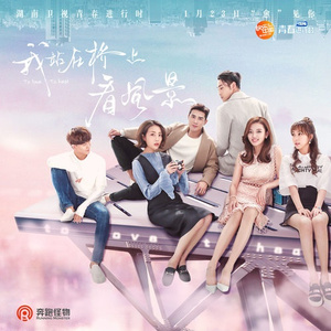 外国美女被绑在床上扒衣吸乳液
